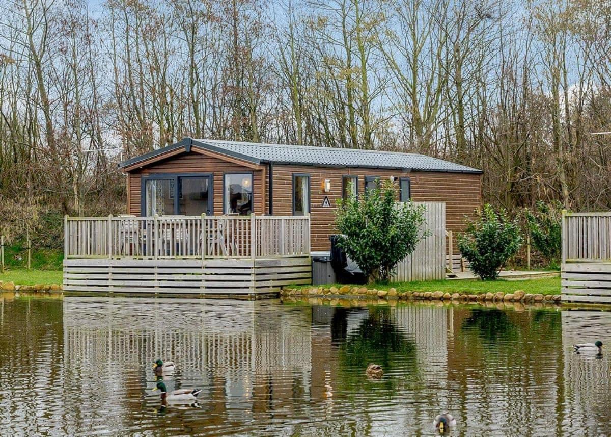 Woodland Lakes Lodges Thirsk Ngoại thất bức ảnh